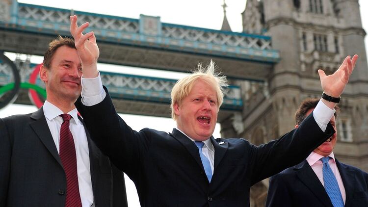 Jeremy Hunt y Boris Johnson juntos, cuando comaprtían el gabinete (Shutterstock)