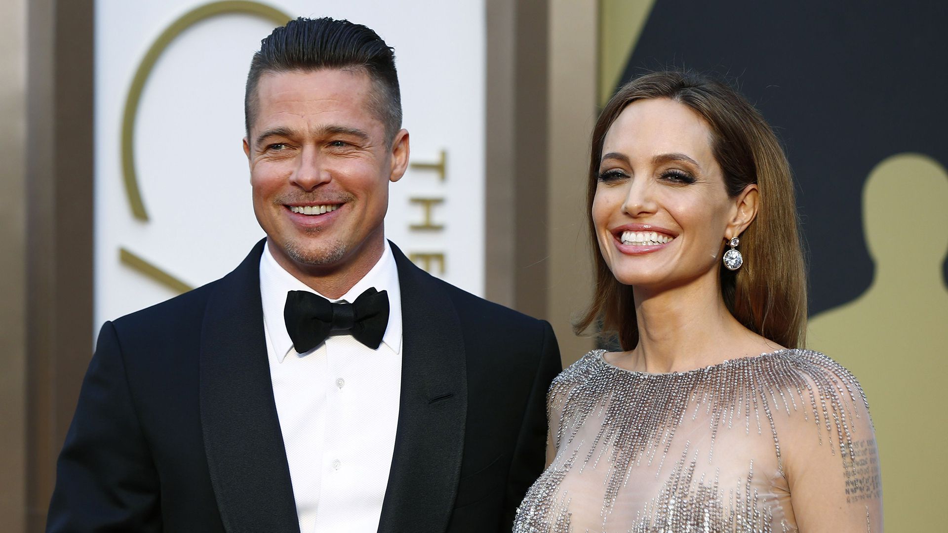Un frasco con el aliento de Brad Pitt y Angelina Jolie fue subastado y comprado por 75.100 dólares. (REUTERS)