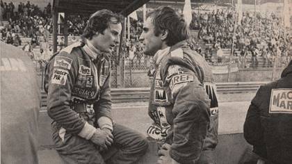 Junto a Carlos Alberto Reutemann. Compartieron equipo en Ferrari. Lole dijo que fue su mejor compañero (Archivo CORSA).