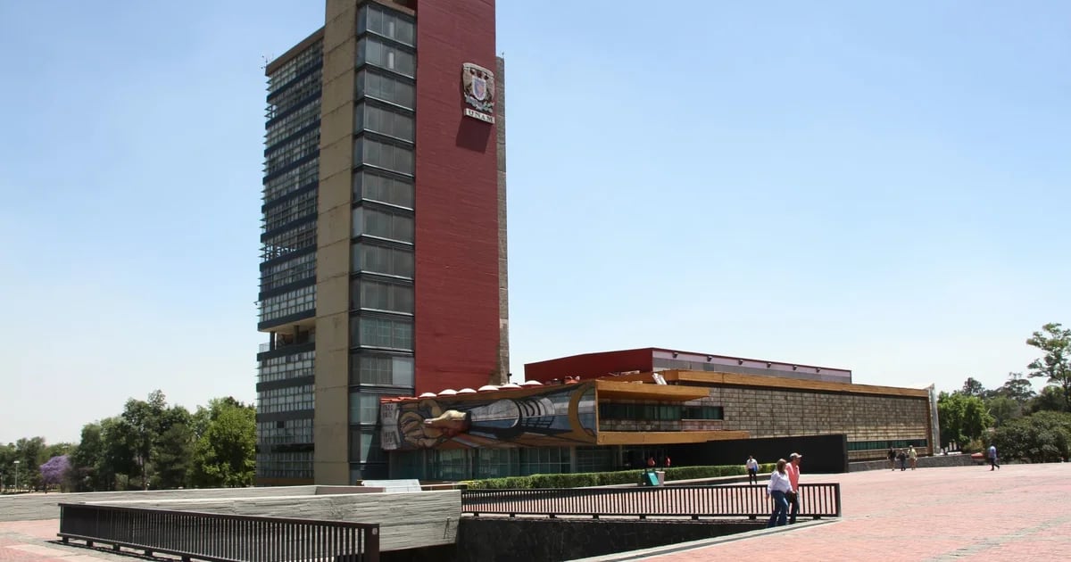 What is the cost of studying medicine at UNAM?