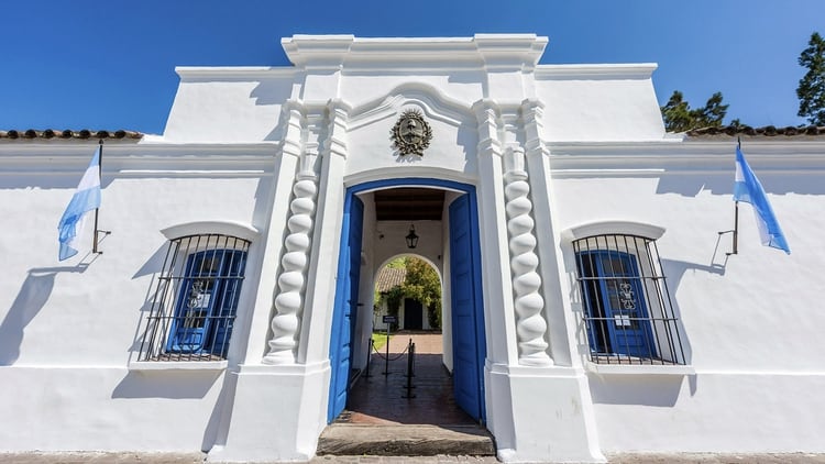 La casa de Francisca Bazán de Laguna (1760), más conocida como “Casita de Tucumán” o “Casa Histórica”.