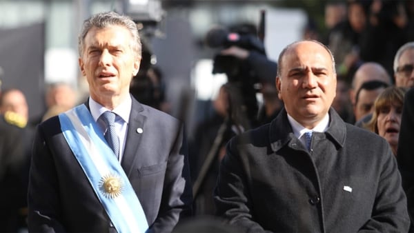El presidente Mauricio Macri y el gobernador de Tucumán, Juan Manzur (Nicolás Nuñez)