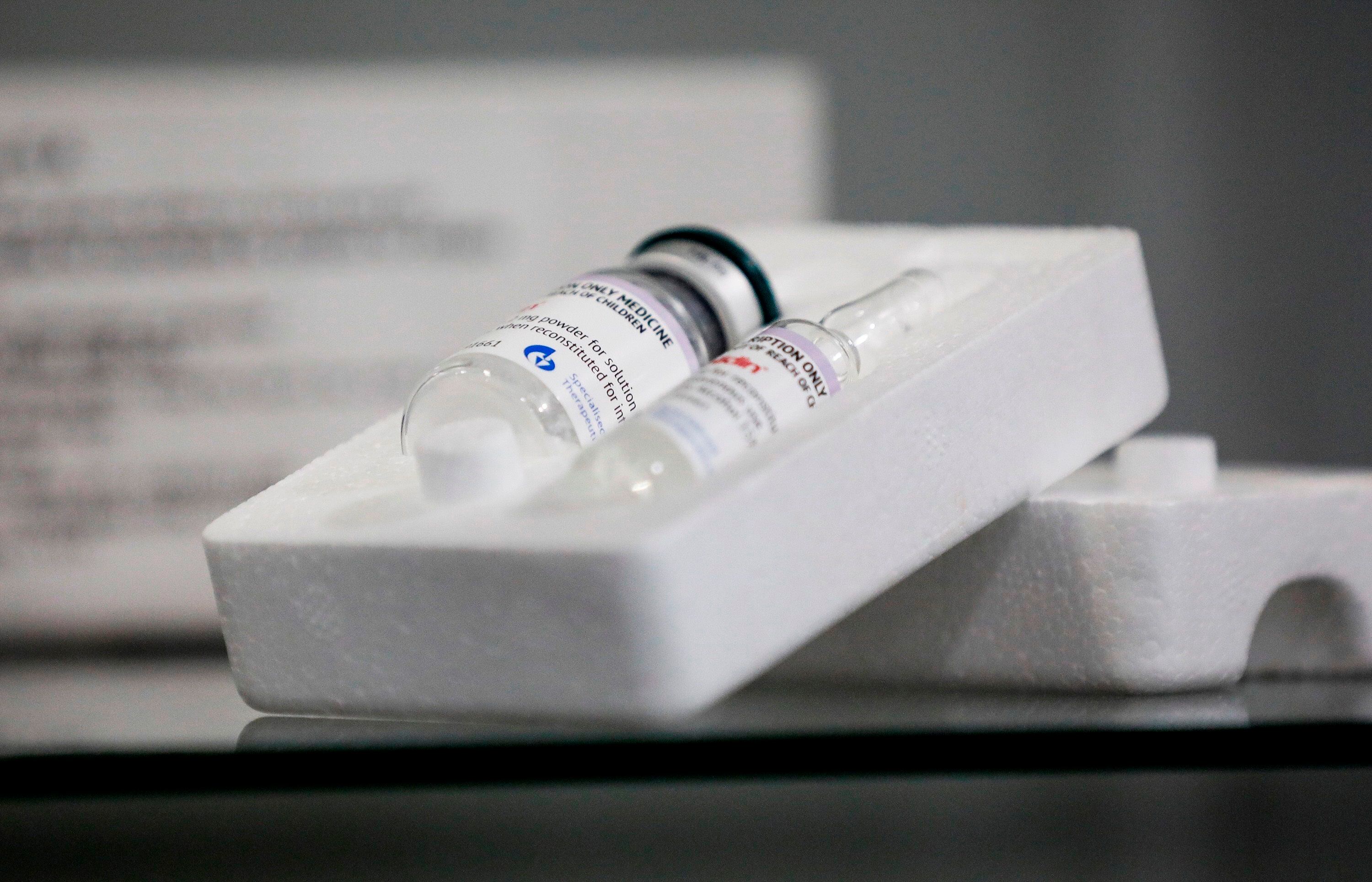 El antiviral Aplidin es desarrollado por la farmacéutica española PharmaMar en su laboratorio de Colmenar Viejo (EFE/David Fernandez)