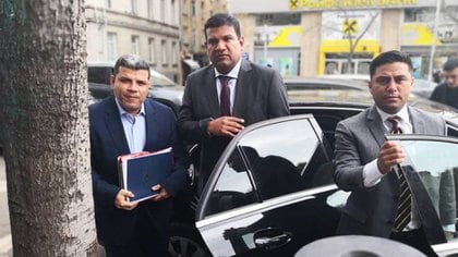 Luis Parra, y otros seis diputados opositores vinculados al régimen chavista, viajaron en 2019 a Europa para pedir el desbloqueo de cuentas ligadas a Alex Saab, testaferro de Maduro (@ADECOxSIEMPRE)