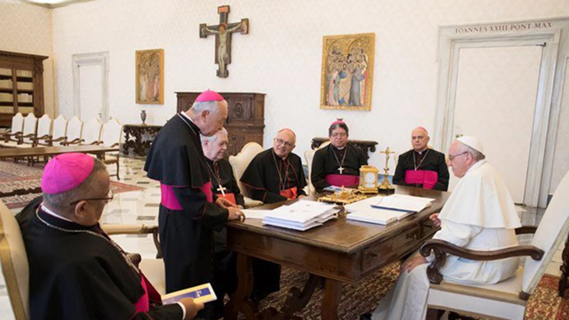 Los seis obispos directivos de la Conferencia Episcopal de Venezuela se reunieron con Francisco (@CEVmedios)