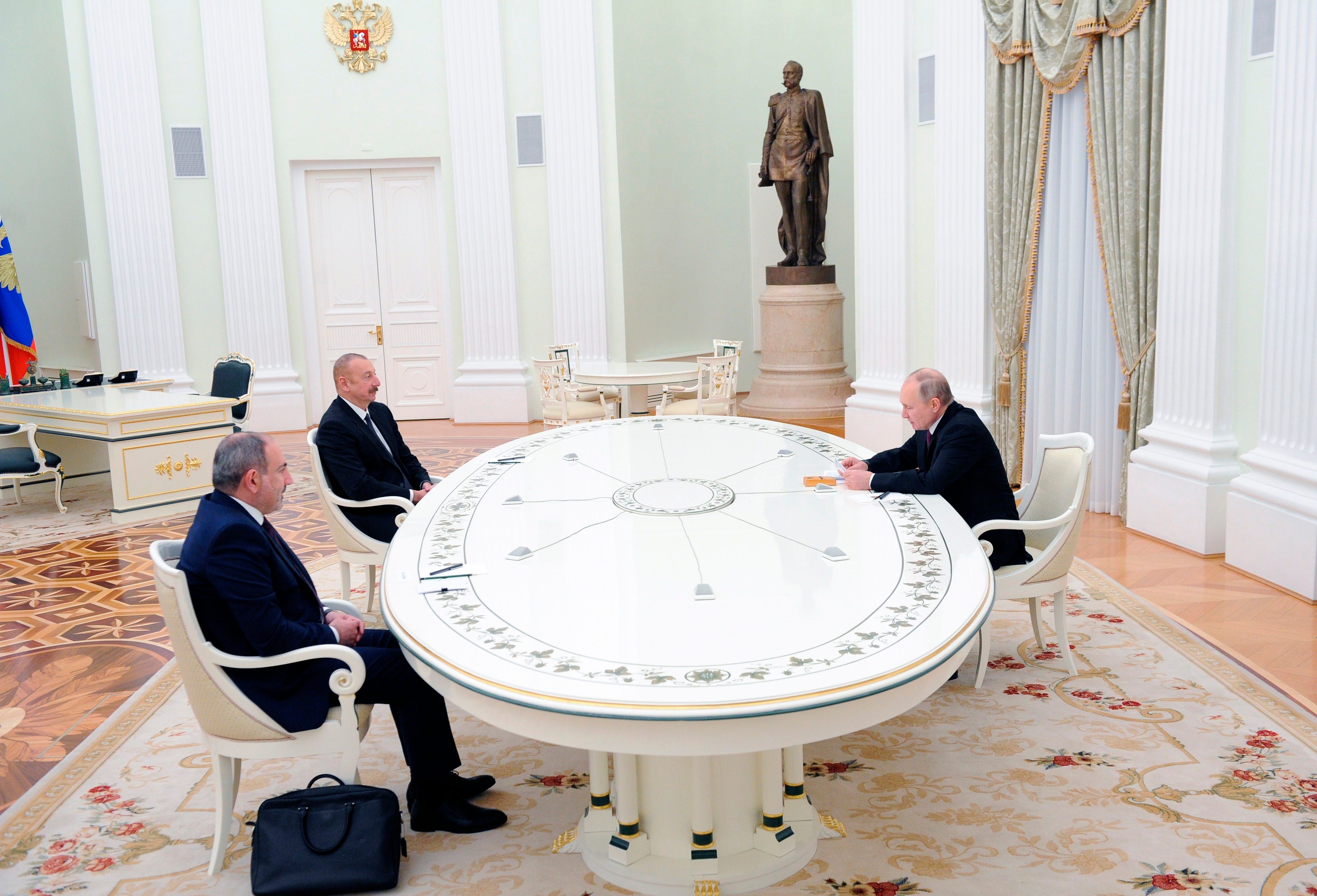 Трехсторонние переговоры. Встреча Путина Алиева и Пашиняна.