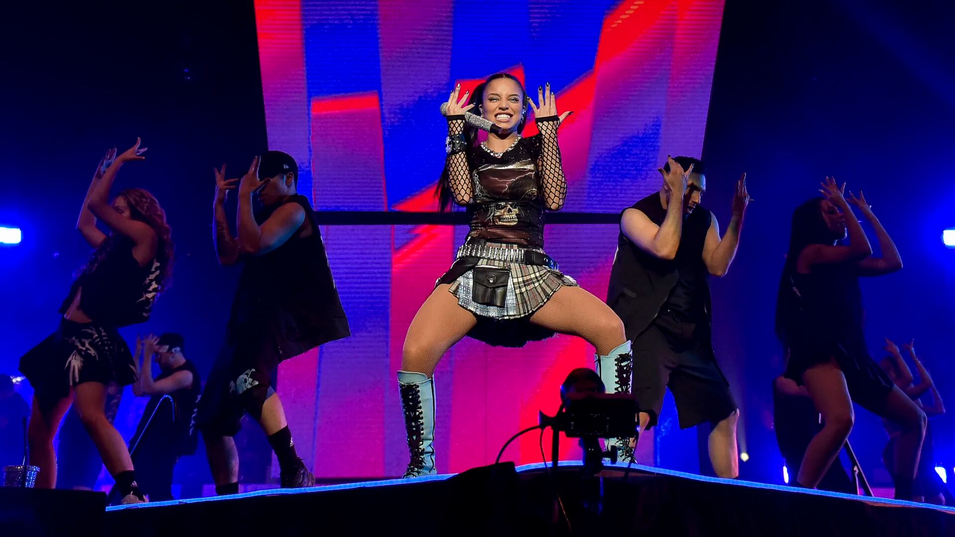 La argentina Emilia durante su show en el Movistar Arena (Gustavo Gavotti)