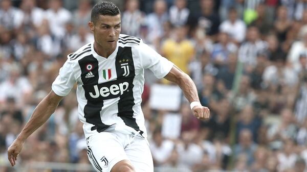 Ronaldo aún no convirtió goles en la Serie A (AFP)