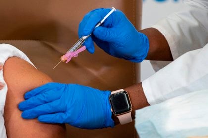 La falta de vacunas es un problema que no solo afecta a Florida (EFE/Eduardo Munoz/Archivo)