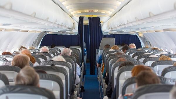 Para poner más asientos por vuelo, se redujo el espacio para las piernas y el tamaño de los baños.