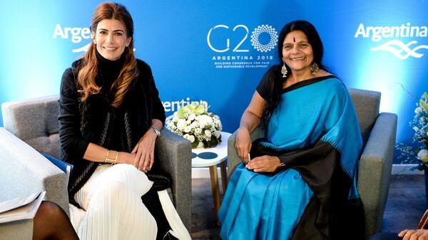 Juliana Awada con la líder social india Chetna Sinha