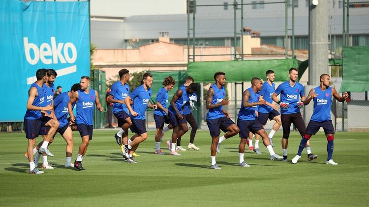 Los jugadores del Barcelona entrenarán en sus casas (REUTERS/Albert Gea)