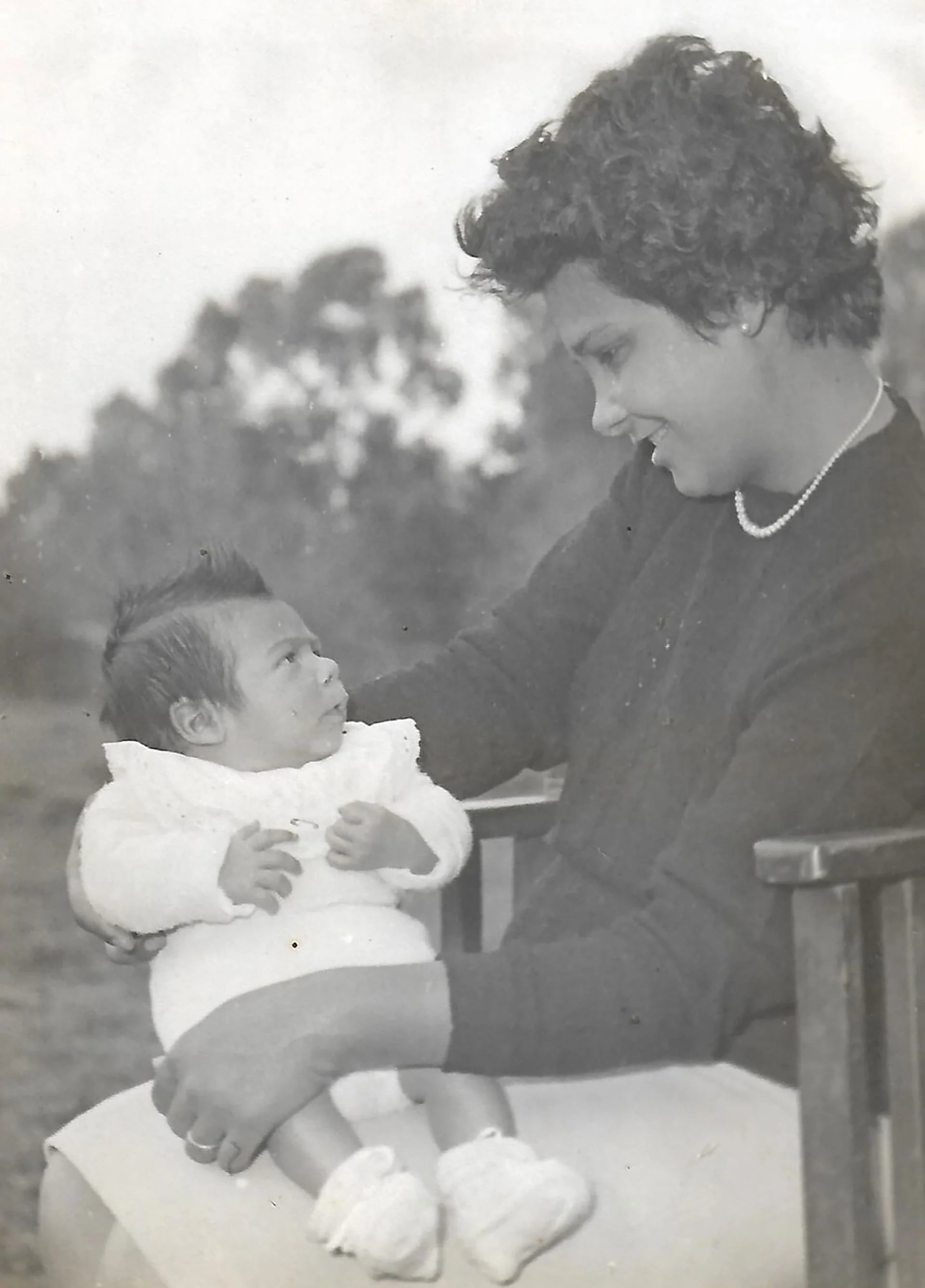 María Magdalena Caldeiro con su primer hijo, Jorge Eduardo (Crédito: Gentileza Claudia López)