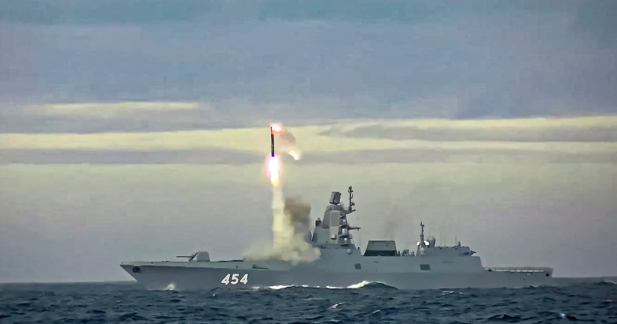 Russia Expands Its Weapons: It Strikes Ukraine With Hypersonic Missile