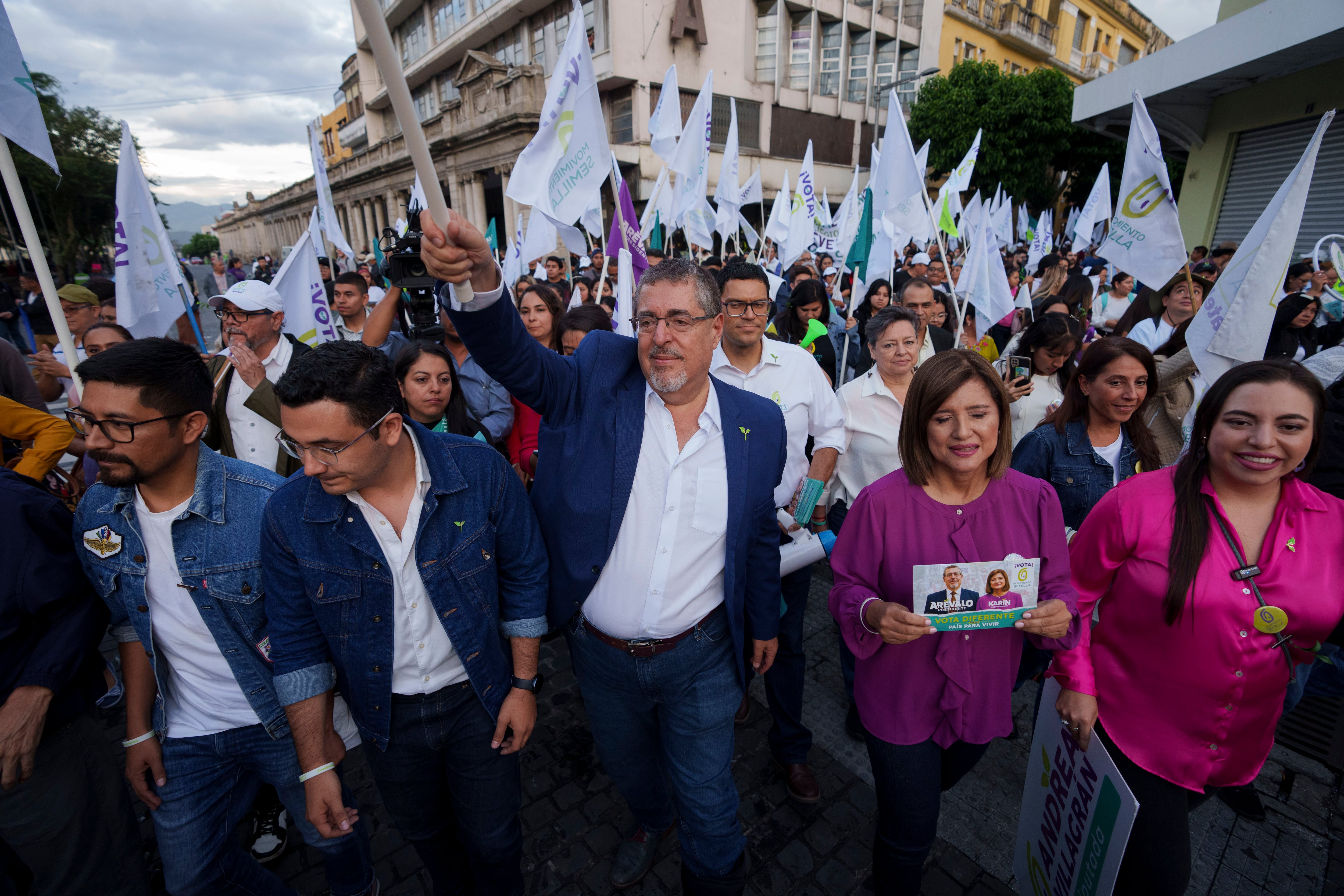 Bernardo Arévalo, el hombre que dejó en ridículo a las encuestadoras en las  elecciones de Guatemala - Infobae