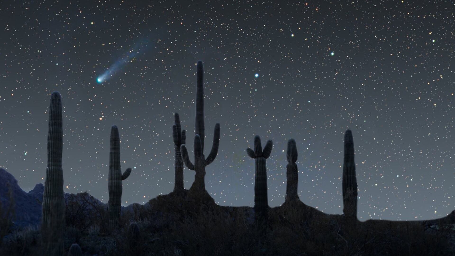 El cometa 12P/Pons-Brooks, conocido como 'cometa diablo', captado desde el desierto de Arizona, EE. UU.