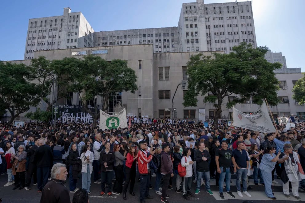 Recortes del 34% y ni un peso para la de Madres de Plaza de Mayo: cuánto le giró el Gobierno a las universidades