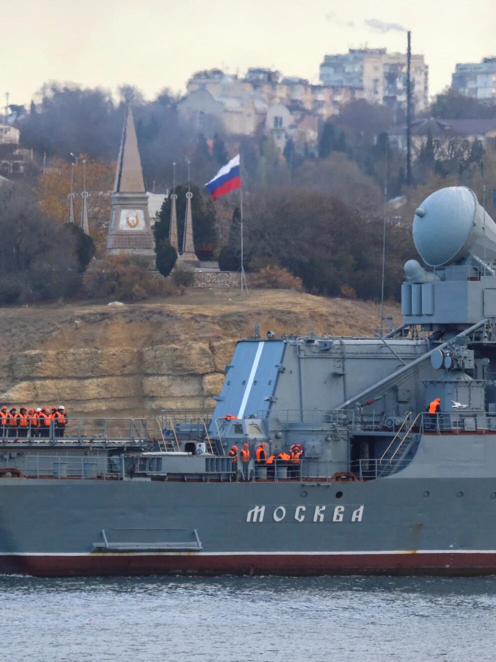 Rusia moviliza a su flota para salvar a los 7 tripulantes de un