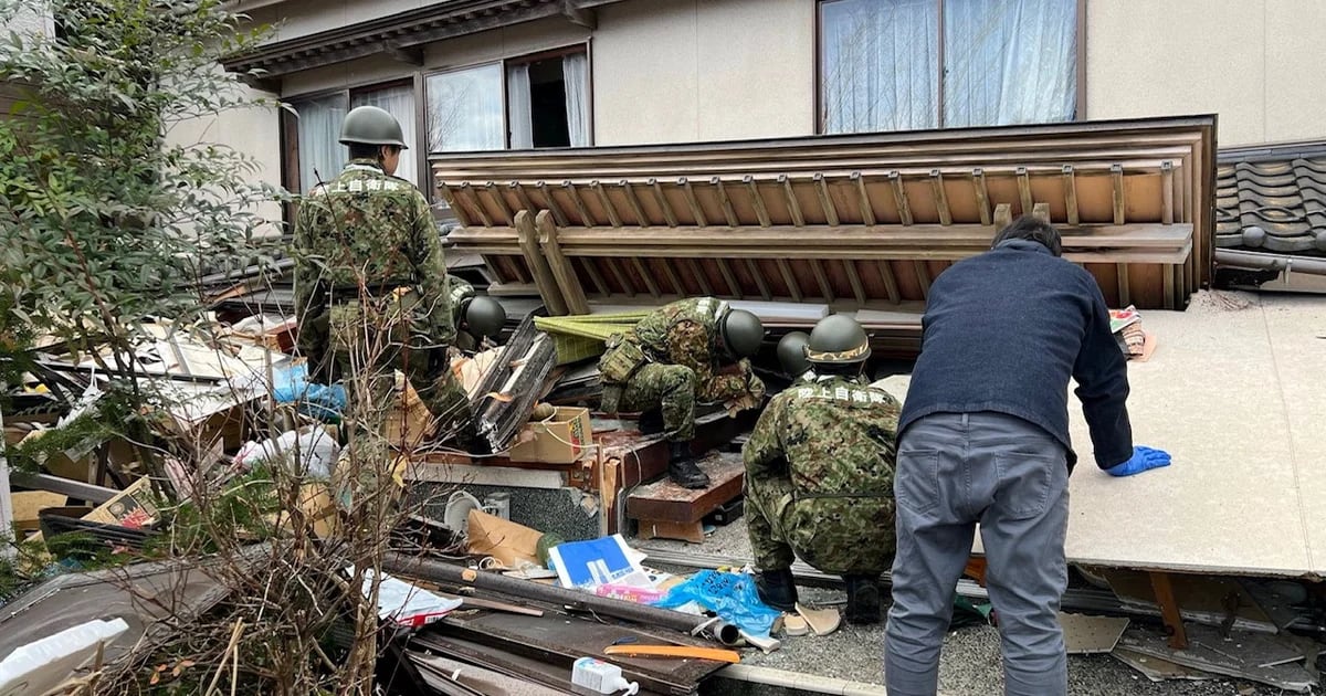 Fuerte terremoto mata a casi 50 personas en Japón: continúa la búsqueda de supervivientes