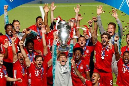 El cuadro alemán festeja la frutilla del postre para este 2020: la sexta Champions League de su historia (REUTERS/Matthew Childs/Pool/File Photo)