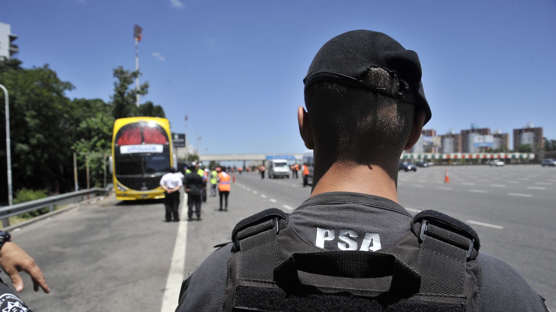 Control PSA + Policía Pcia Bs As + CNRT en peaje autopista altura mercado central