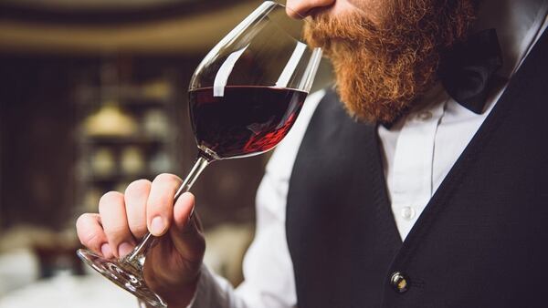 Los vinos “vinimalistas” solo pueden ser degustados por unos pocos (iStock)