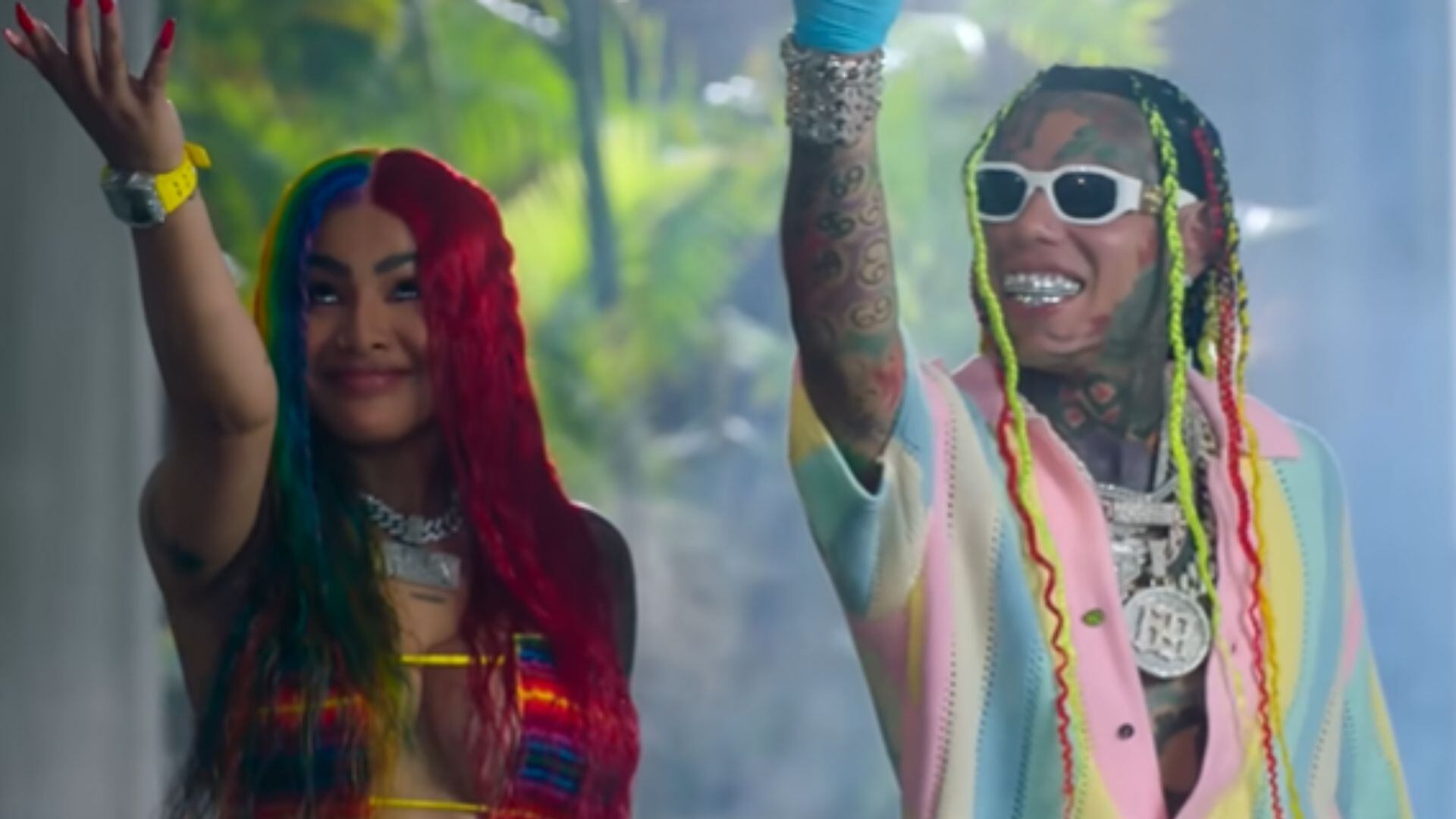 Yailin "La Mas Viral" y Tekashi 6ix9ine estaban juntos desde agosto de 2023, pero menos de seis meses después dieron a conocer su separación en medio de una pelea en redes sociales (Captura YouTube)