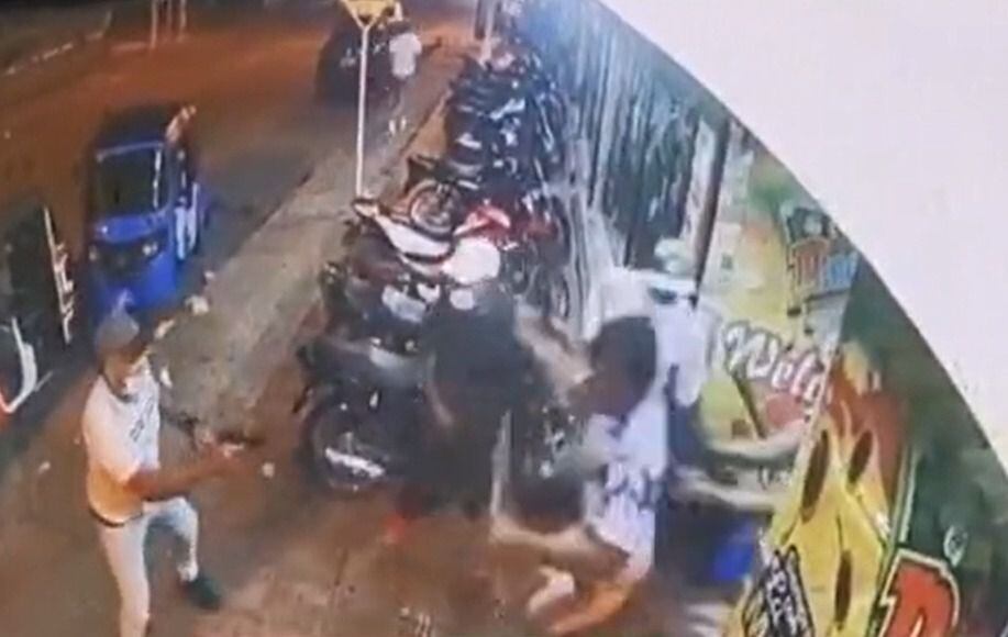 Tres personas murieron y tres más resultaron heridas en un ataque armado dentro de un billar en Soledad - crédito captura de video