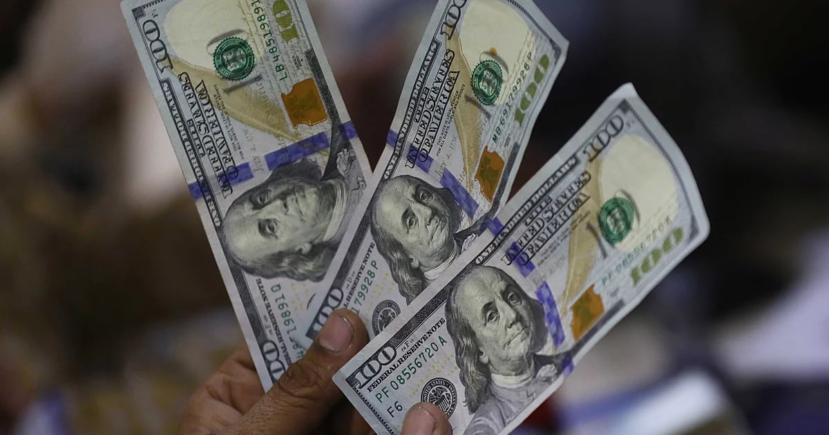 Dólar en México: el “superpeso” se hace presente y apunta a cerrar la semana al alza
