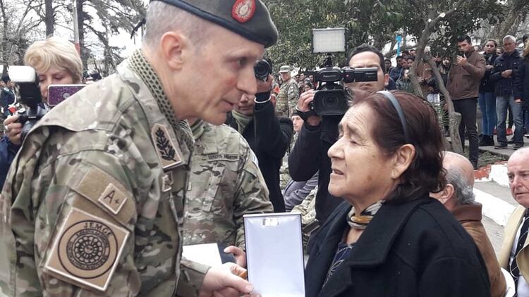 De la ceremonia participaron familiares de caídos en el combate