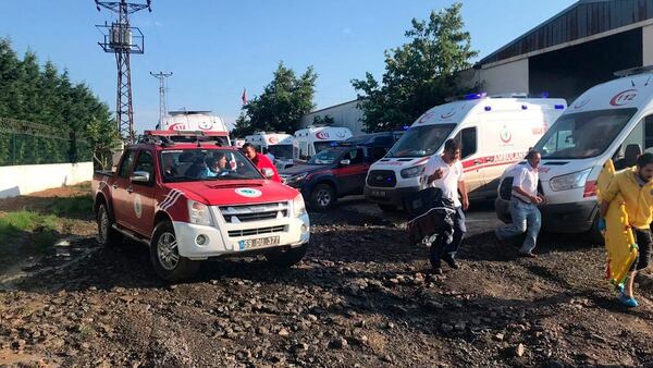 Más de 100 ambulancias fueron enviadas al lugar del accidente
