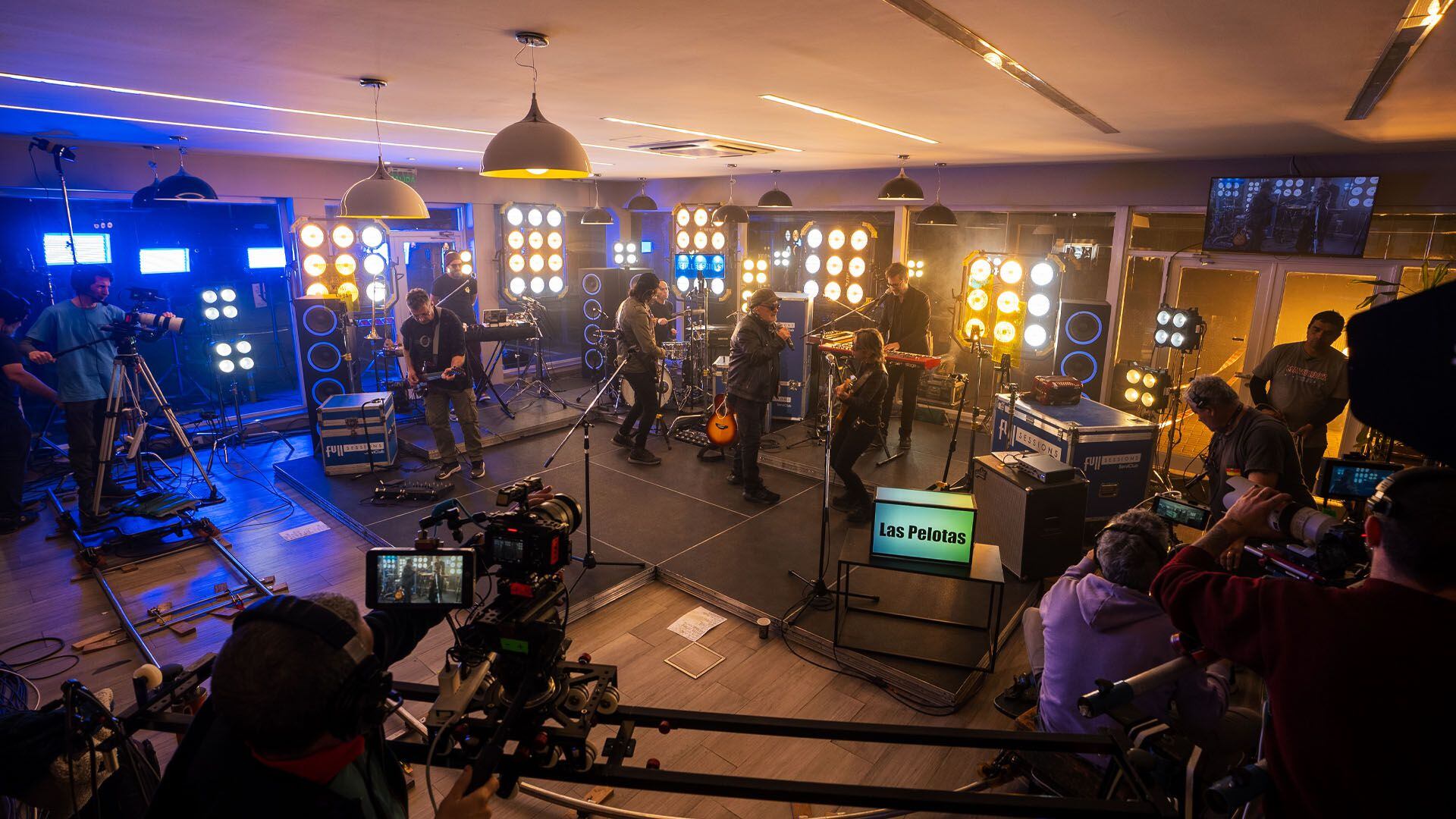 Full Sessions se realiza en el marco de la plataforma “La música nos mueve” y es producida por Pop Art Music (YPF)