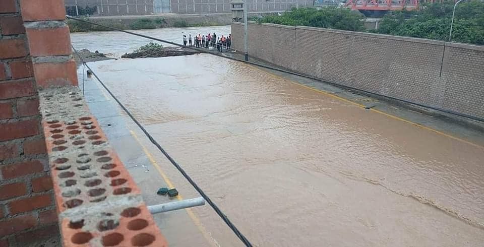 This is what the overflow of the Moche River looks like.