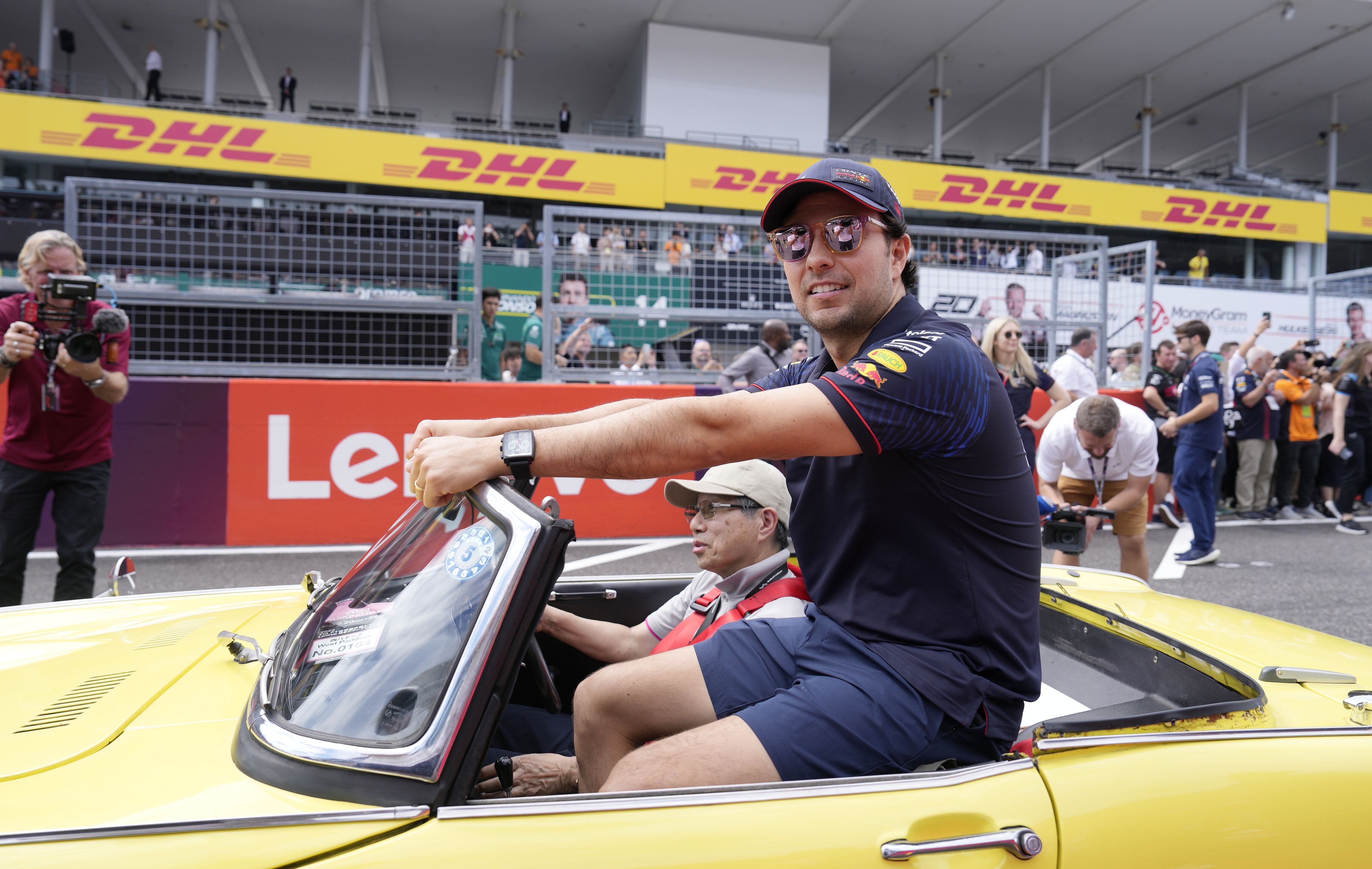 El piloto mexicano Sergio Perez no finalizó el Gran Premio de Japón (EFE/EPA/FRANCK ROBICHON)