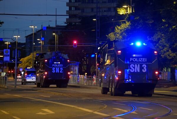 VehÃ­culos de la policÃ­a en Chemnitz, AlemaniaÂ (REUTERS/Matthias Rietschel)