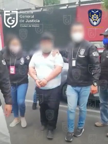 Fue capturado en Chimalhuacán y trasladado a un penal en la CDMX Foto: (Fiscalía CDMX)