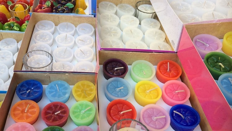 Una veladora debe ser encendida cada mes (Foto: Archivo)