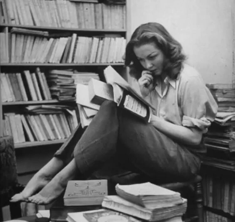 Plath leyendo poesía en 1958