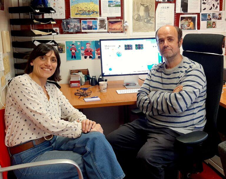 Los investigadores del CNIO Vanesa Lafarga y Óscar Fernández-Capetillo. (Pilar Gil/CNIO)