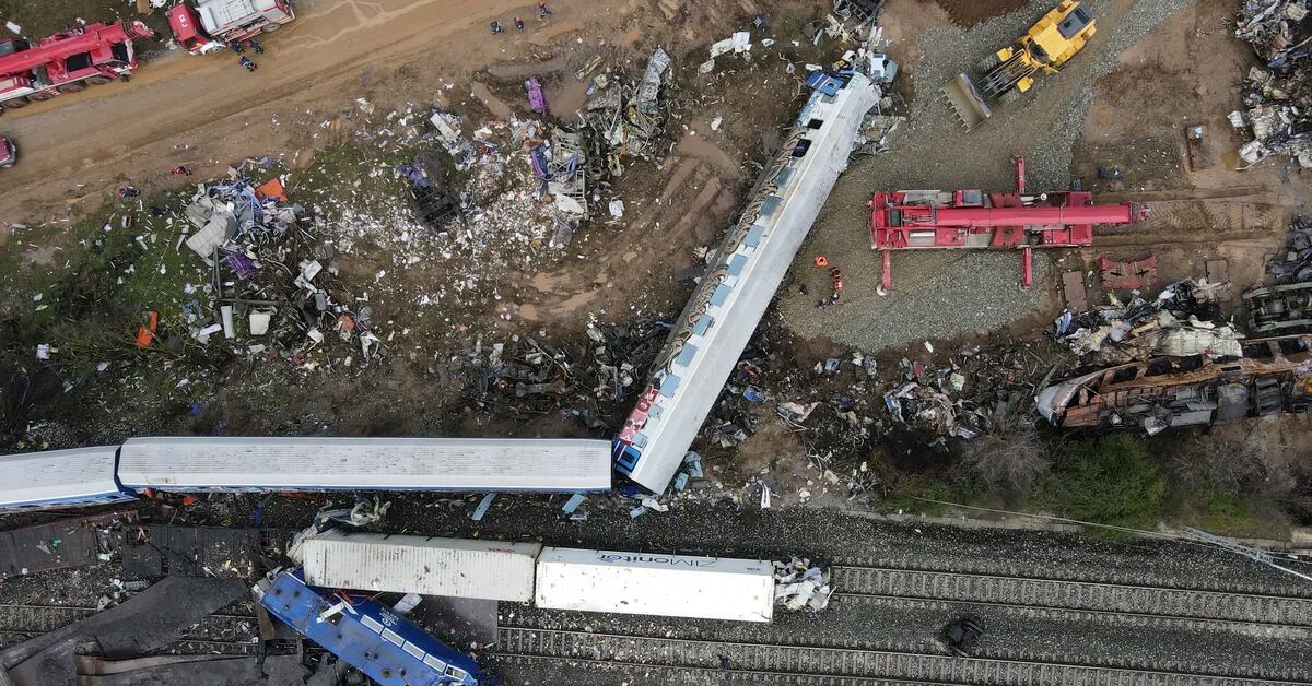 Bodies recovered from train crash in Greece handed over