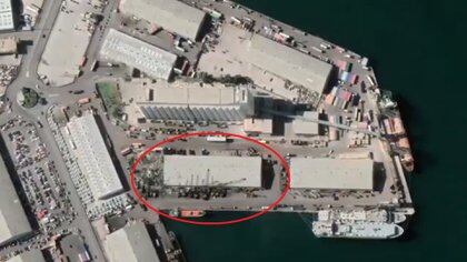 Marcado con un círculo, el depósito donde se originó la explosión (Google Maps/Infobae)