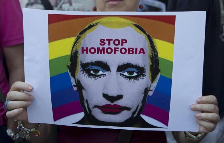 En Rusia existen leyes que prohÃ­ben â€œla propaganda homosexualâ€,Â lo cual en la prÃ¡ctica silencia a losÂ individuos y los grupos defensores de LGBT.