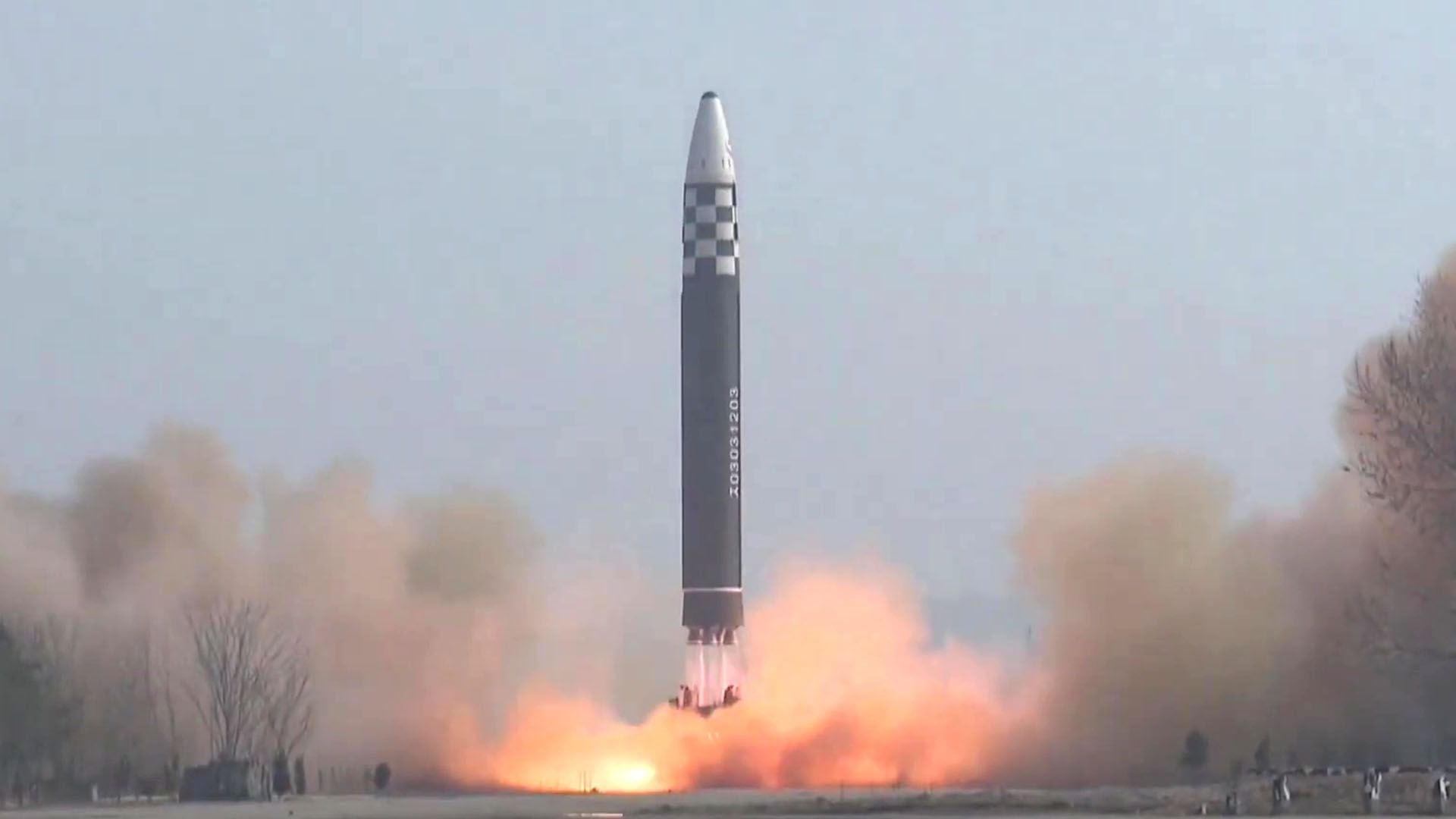 قاد كيم جونغ أون اختبار ًا جديدًا لالتقاط الصواريخ