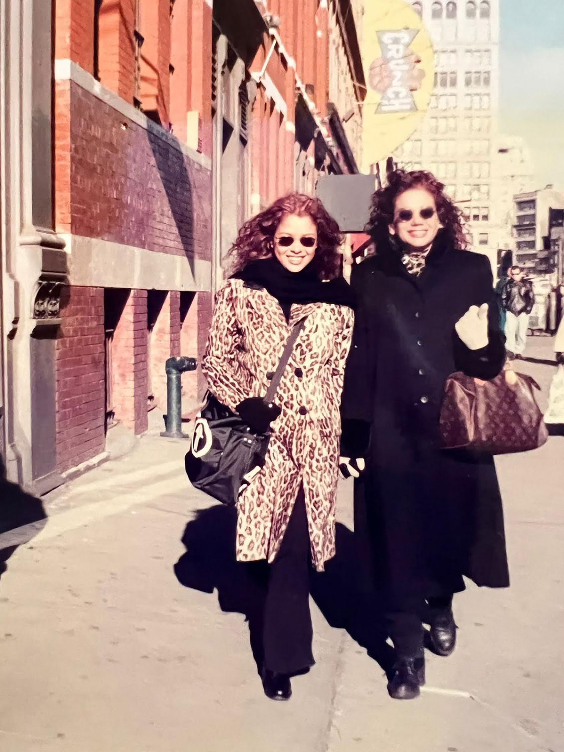 Julieta Ortega y Ana María Picchio de paseo por New York, 1996