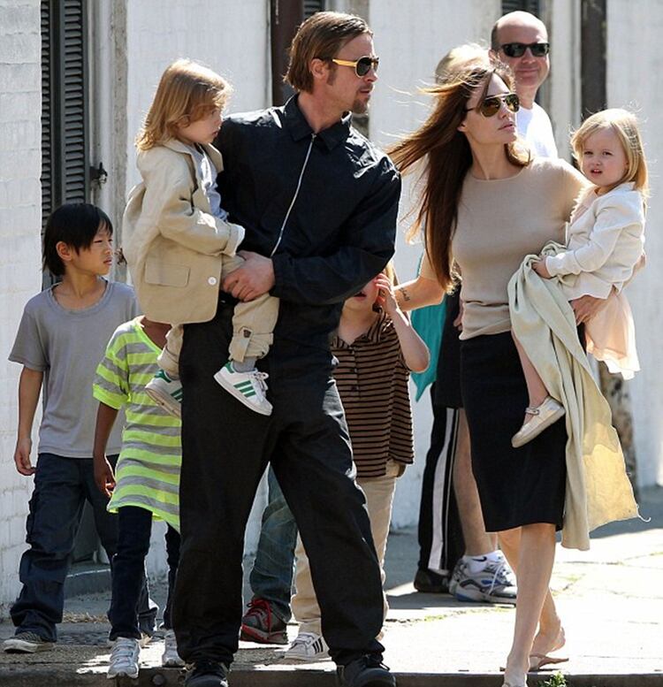 Angelina Jolie y Brad Pitt se enfrentarán en un juicio el 4 de diciembre (Archivo)