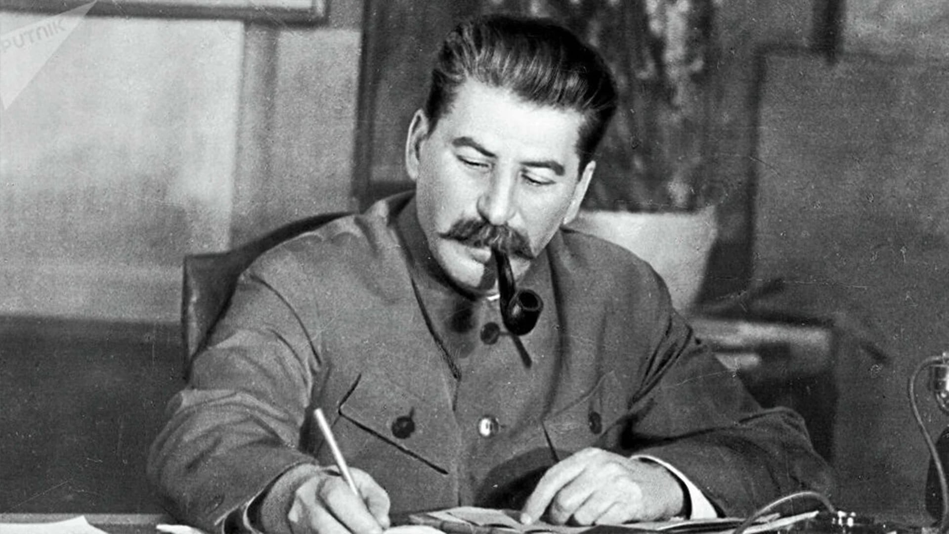 Periodistas encerrados, vodka gratis y contraespionaje: el método de Stalin para engañar a Occidente