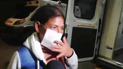 Mari Cruz Orta, madre de Fabián Luna, señaló que su hijo presentó malestar en la vista a causa de haber ingerido bebidas con alcohol presuntamente adulterado  (Foto: Captura de video Facebook@Telediario Coahuila)