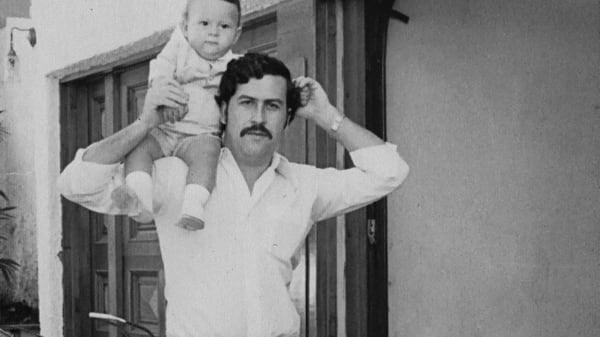 Escobar Gaviria con su hijo