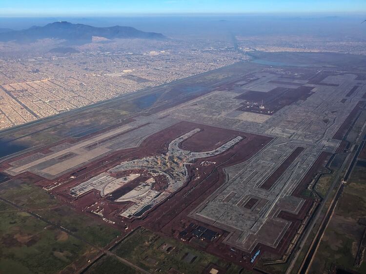 El aeropuerto abriría en Texcoco a 15 kilómetros del centro de la ciudad de México. (Foto: Archivo/Cuartoscuro)
