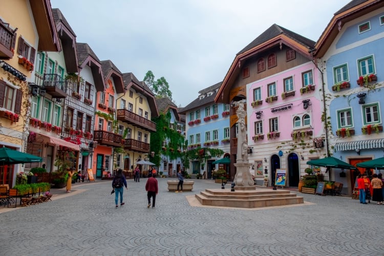 Hallstatt, China. Una copia de la aldea austríaca fue construida en la provincia de Guangdong del país asiático (Shutterstock)